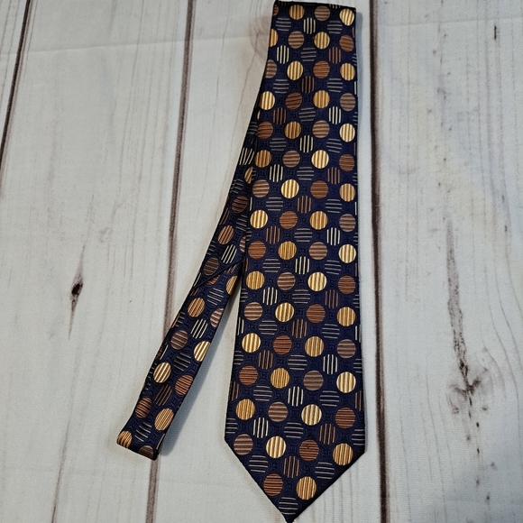 RBM Collection Circle Design Silk Tie - Picture 2 of 7